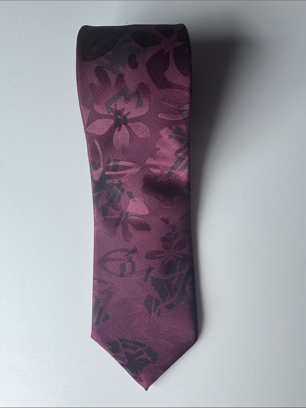Park Lane vintage 40s  Floral Satin Tie in Plum